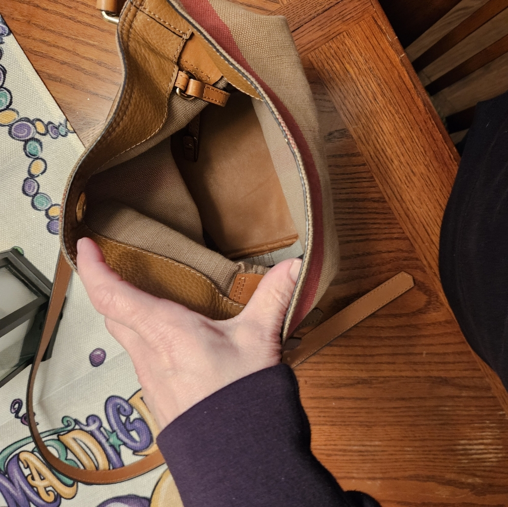 Burberry Ashby Bucket bag - Picture 7 of 12